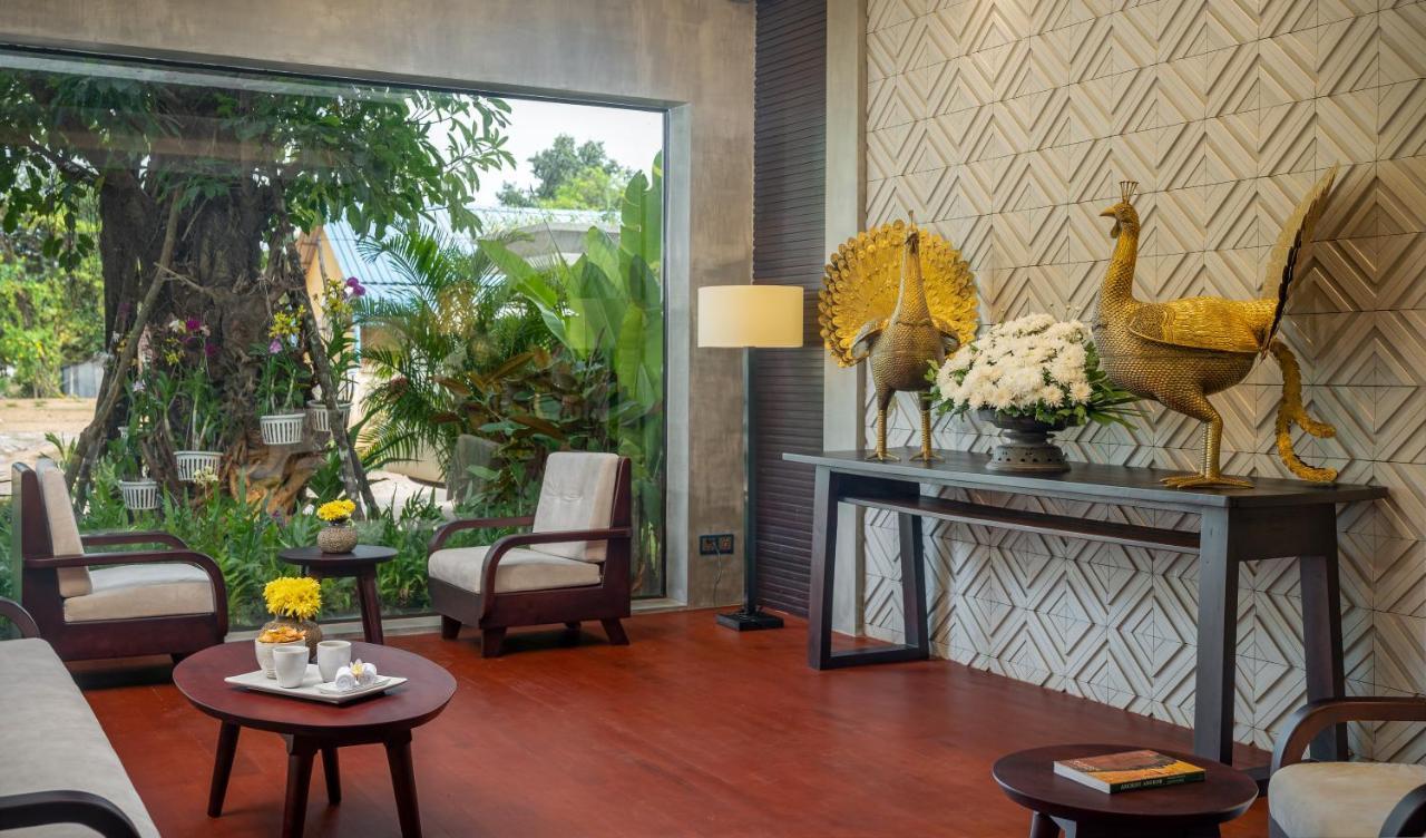 Eightfold Urban Resort Siem Reap Bagian luar foto The lobby of the hotel