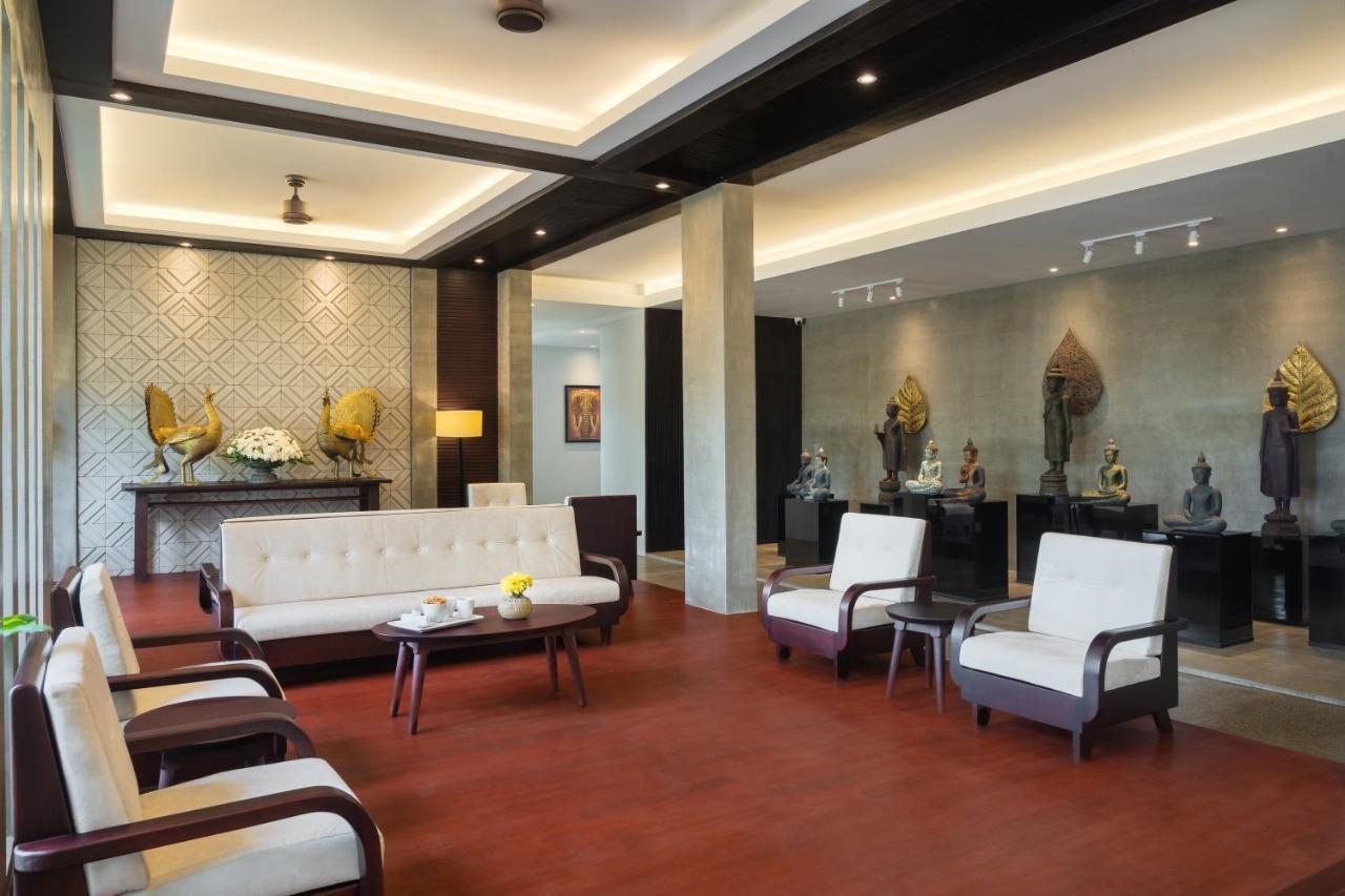 Eightfold Urban Resort Siem Reap Bagian luar foto The lobby of the Royal Thai Police Museum