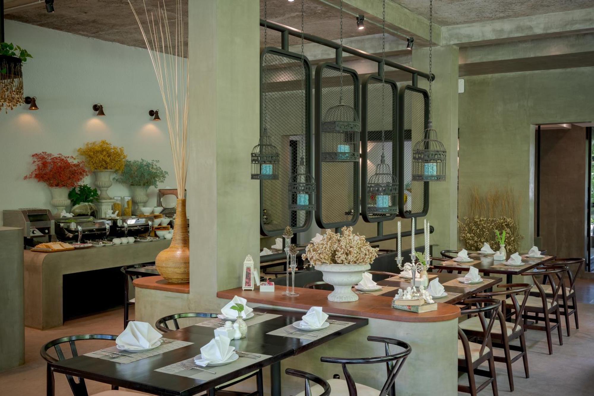 Eightfold Urban Resort Siem Reap Bagian luar foto Restaurant