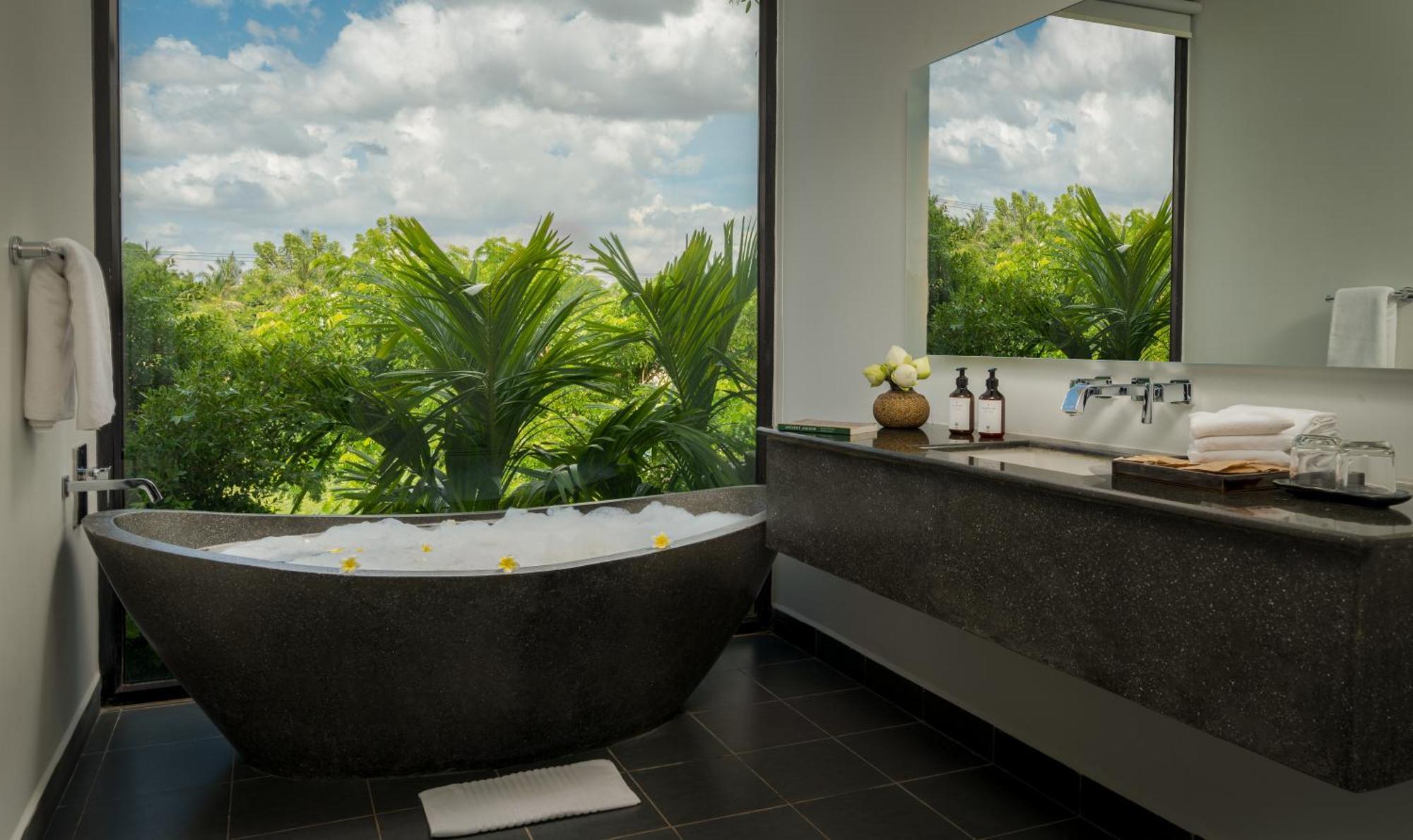 Eightfold Urban Resort Siem Reap Bagian luar foto Bathroom at the Bvlgari Hotel, Mexico City